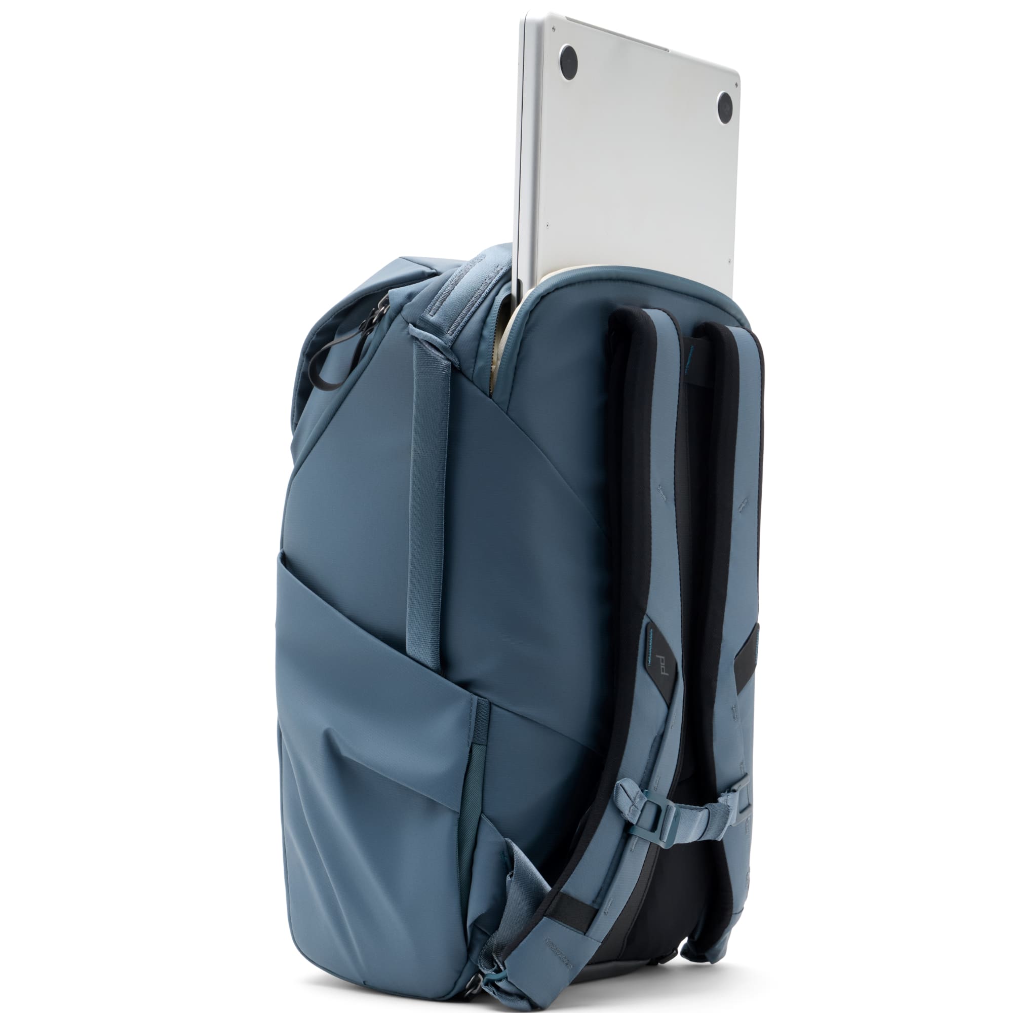 BEDB-20-DS-3_Studio_02-min