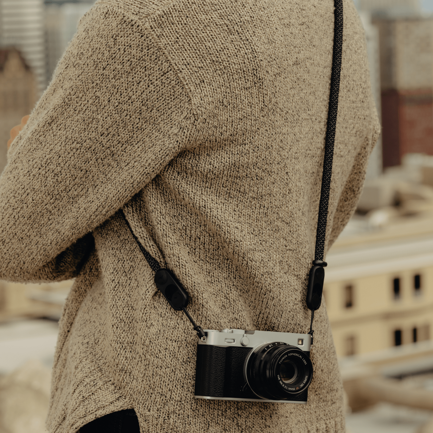 Form Rope Camera Strap Short black (5)-min